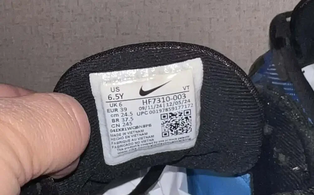 Nike Air Max DN8 Hyper Royal/Black Running Shoes (GS Size 6.5Y)